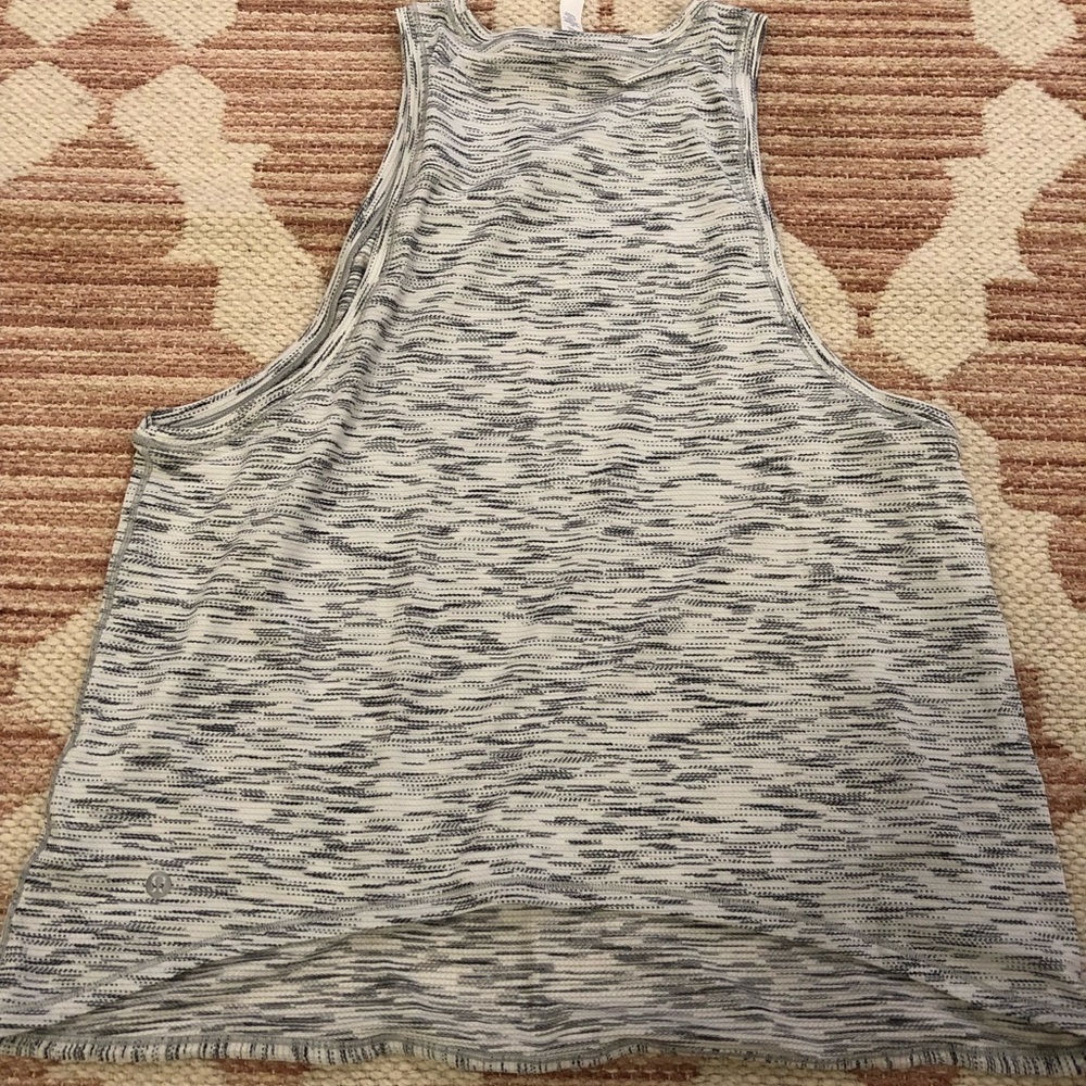 Lululemon tank size 10